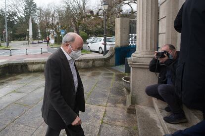 El expresidente de la Confederación Hidrográfica Miño-Sil y exconcejal de Lugo Francisco Fernández Liñares llega a la Audiencia de Lugo.