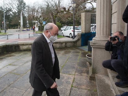 El expresidente de la Confederación Hidrográfica Miño-Sil y exconcejal de Lugo Francisco Fernández Liñares llega a la Audiencia de Lugo.