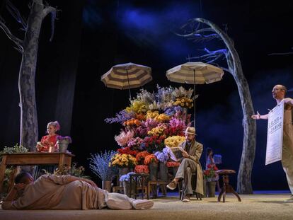 Una escena de 'La Rambla de les Floristes', al TNC.