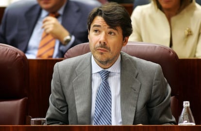 23 de septiembre de 2004. Ignacio Gonz&aacute;lez, vicepresidente de la Comunidad de Madrid, fotografiado durante el debate sobre el Estado de la Regi&oacute;n en la Asamblea de Madrid.