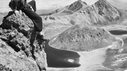 Autorretrato de Juan Rulfo en el Nevado de Toluca, d&eacute;cada de 1940.