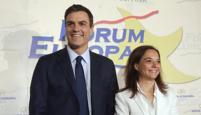 El líder del PSOE, Pedro Sánchez, con la secretaria general de los socialistas madrileños, Sara Hernández.