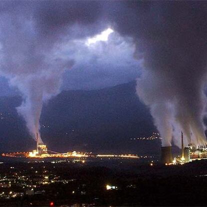 Emisiones de la central térmica de Megalopoli, en Grecia.