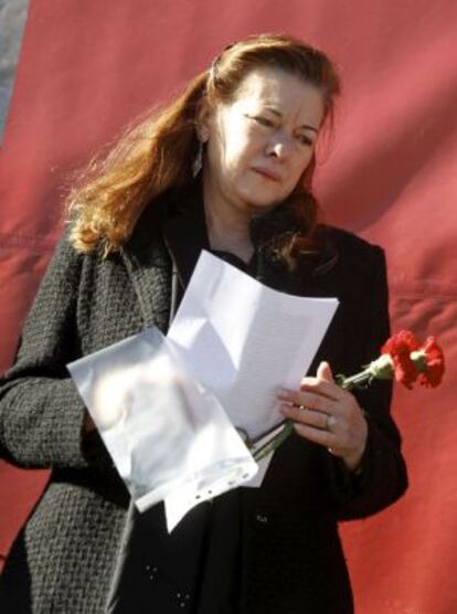 Pilar Manj&oacute;n, en el homenaje del 11-M en Atocha.