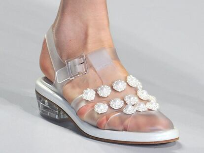 52 zapatos de plástico para el verano