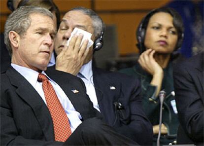 El presidente Bush, con el secretario de Estado, Colin Powell; la consejera de Seguridad Nacional, Condoleezza Rice, y el secretario de Defensa, Donald Rumsfeld.