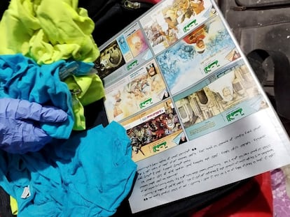 Material propagandístico del ISIS intervenido en el domicilio del detenido por la Guardia Civil en Caspe (Zaragoza) en una imagen facilitada por el instituto armado.