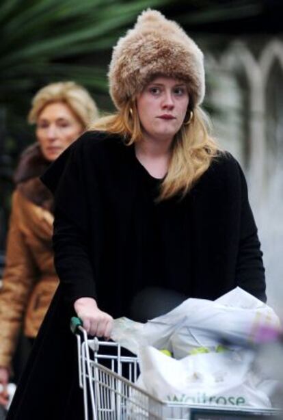 Adele, en una jornada de compras