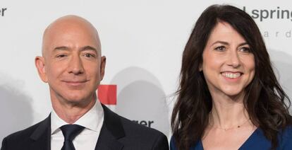 El fundador y consejero delegado de Amazon, Jeff Bezos, y su ya exesposa, MacKenzie.