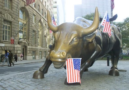 El toro de Wall Street, situado al lado de la Bolsa de Nueva York.