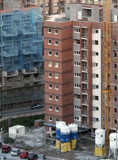 Pisos en construcción en el barrio de Retuerto, en Barakaldo.