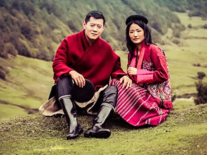 El rey de Bután, Jigme Khesar Namgyei Wangchuck, y su esposa, Jetsun Pema,