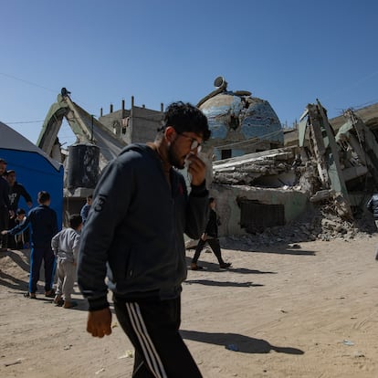 Restos de la mezquita de Al Huda, destruida en un ataque de Israel