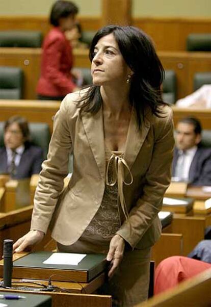 Izaskun Bilbao, tras ser elegida presidenta del Parlamento vasco.
