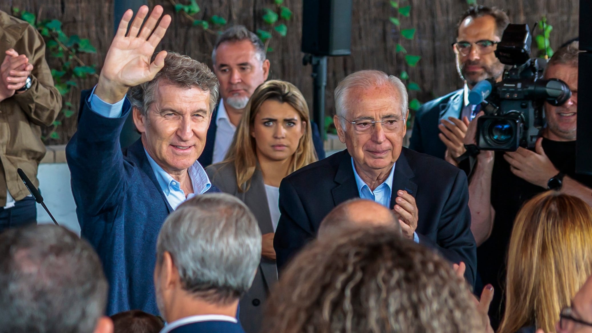 Feijóo pone a Melilla como ejemplo de “convivencia entre culturas” mientras Vox presiona contra la inmigración en Valencia