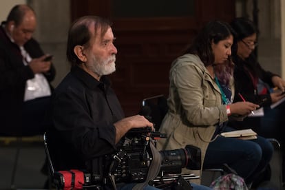 Producer Epigmenio Ibarra recording during López Obrador’s daily briefing on June 9, 2020.