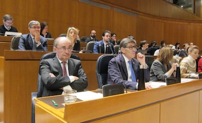 El presidente del Gobierno de Aragón, Javier Lambán, durante una sesión plenaria en enero.