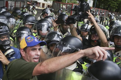 Capriles, durante una protesta por el revocatorio. 