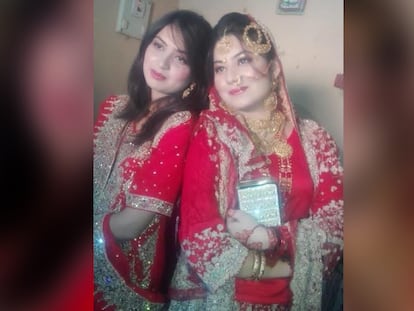 Las dos hermanas, en una imagen distribuida por la policía del Punjab (Pakistán).