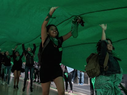 Un grupo de mujeres se manifiesta a favor del aborto, en Ciudad de México, en septiembre pasado.