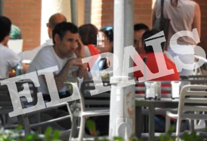 El presunto narco Juan Andrés Cabeza, en una terraza en Valencia en junio de 2018