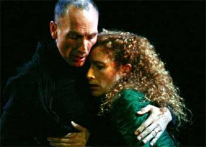 Los actores Eusebio Poncela y Clara Sanchis en <i>Macbeth.</i>