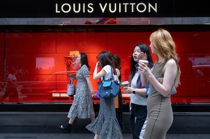 Imagen de archivo del exterior de una tienda de Louis Vuitton en Hong Kong.