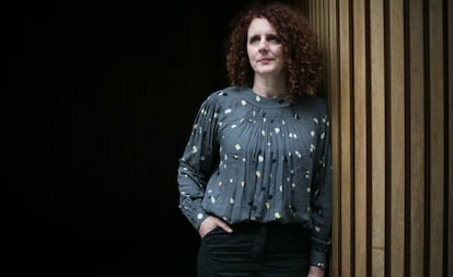 La escritora Maggie O'Farrell, durante la entrevista en Barcelona.