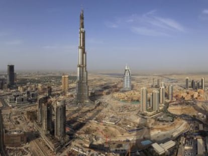 Vista panor&aacute;mica de Dub&aacute;i, con la torre Burj Khalifa dominando el horizonte. El emirato ser&aacute; sede de la Expo 2020.