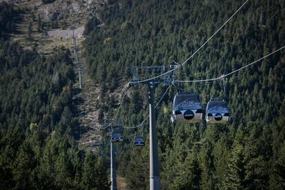 El telecabina de las pistas de La Molina. 