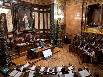Reunión del Pleno municipal del Ayuntamiento de Barcelona, este viernes.