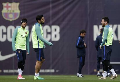 El Barcelona en pleno entrenamiento para su próximo partido ante el Granada