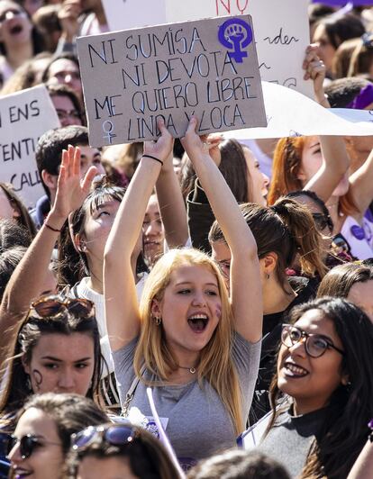 Manifestação feminista em 8 de março, Dia Internacional da Mulher, em Barcelona.