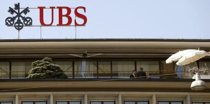 Un informe de UBS analiza los pactos de gobierno más probables en España y sus posibles consecuencias.