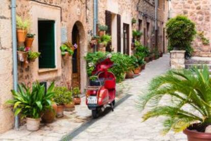 Una calle de Valldemosa, en la Sierra de Tramontana, en Mallorca.