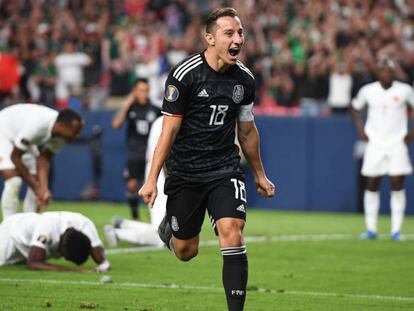 Andrés Guardado celebra tras marcar en el partido entre las selecciones de México y Canadá en la Gold Cup 2019.