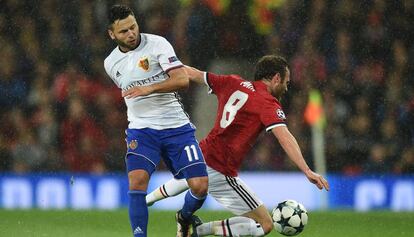 Mata, durante un partido del United