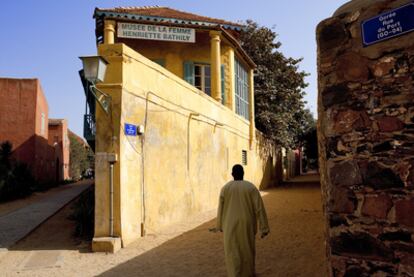 Edificio del Museo de la Mujer Henriette Bathily, a un paso de la Casa de los Esclavos, en la isla de Gorée (Senegal).