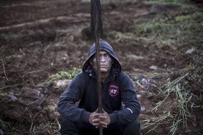 Los shuaras decidieron vigilar el acceso a su territorio. En la nueva vía que conecta Macas con Taisha se establecieron puntos de control a lo largo de esta carretera para evitar la incursión militar. 