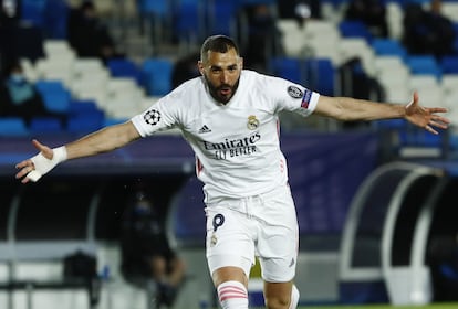 Benzema celebra el primer gol del Real Madrid.