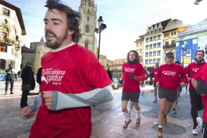 El piloto español, durante la carrera solidaria que se ha celebrado en Oviedo