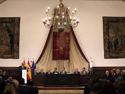 Acto de presentaci&oacute;n del nuevo diccionario jur&iacute;dico panhisp&aacute;nico en la Universidad de Salamanca.