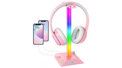 Soporte rosa para auriculares.