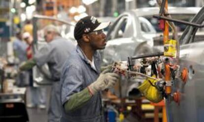 En Brasil, el crecimiento que alcanzó su mayor marca en 30 años (7,5 %) en 2010, vio su economía desacelerar al 2,7 % en 2011 y al modesto 0,9 % el año pasado, según el Boletín Focus del Banco Central (BC). EFE/Archivo