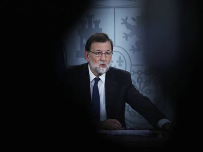 Rueda de prensa del presidente del Gobierno, Mariano Rajoy, en el Complejo de la Moncloa.