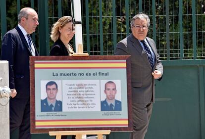 Homenaje a los guardias civiles Carlos Sáenz de Tejada y Diego Salvá, últimos asesinados por ETA en España.