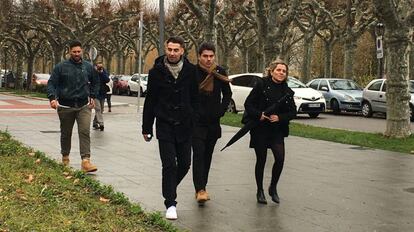Víctor Rodríguez, Carlos Cuadrado y Raúl Calvo, a su llegada a la Audiencia de Burgos el pasado jueves.