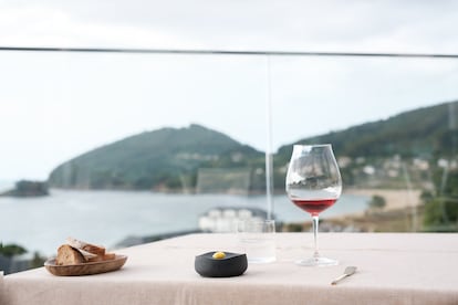 Vistas desde el comedor de Nito, en Viveiro (Lugo). Imagen proporcionada por el restaurante.