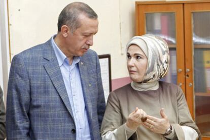 El primer ministro turco, Recep Tayyip Erdogan, en una conferencia de prensa celebrada en Estambul tras conocerse el resultado de la consulta.