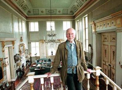 Sir John Gielgud, en la casa que ahora es propiedad de los Blair.